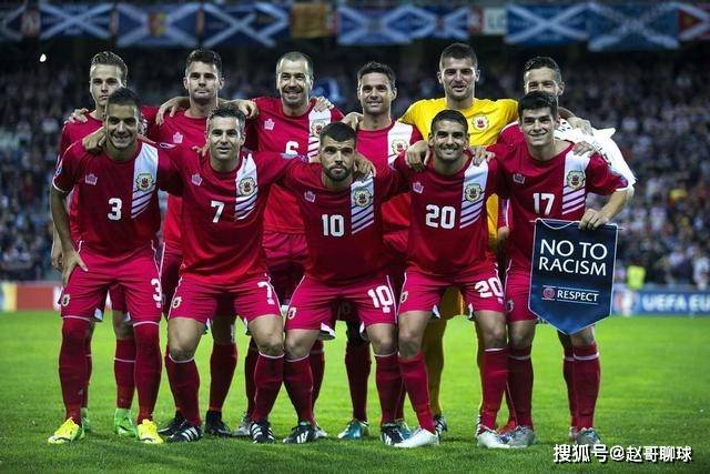 高尔夫球重庆女子公开赛：泰国球手纳塔克里塔逆转夺冠